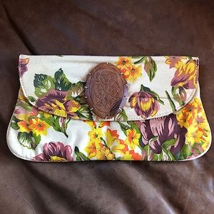 Floral linen clutch
